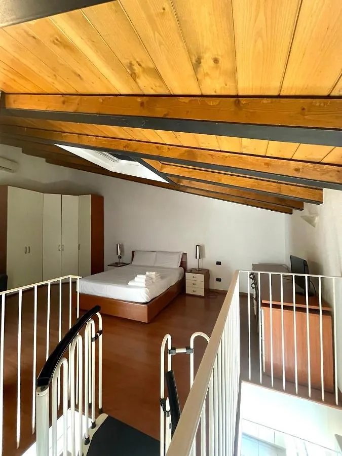Easy Milano - Rooms And Apartments Navigli