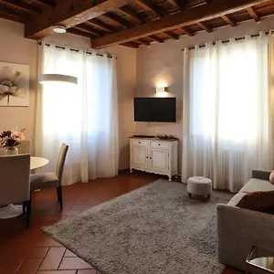  Apartment Santo Spirito - Elegante In Pieno Centro Italy