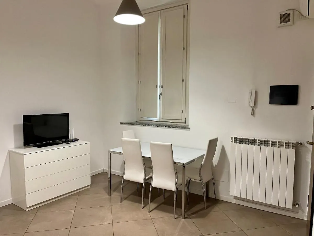Easy Milano - Rooms And Apartments Navigli Italy