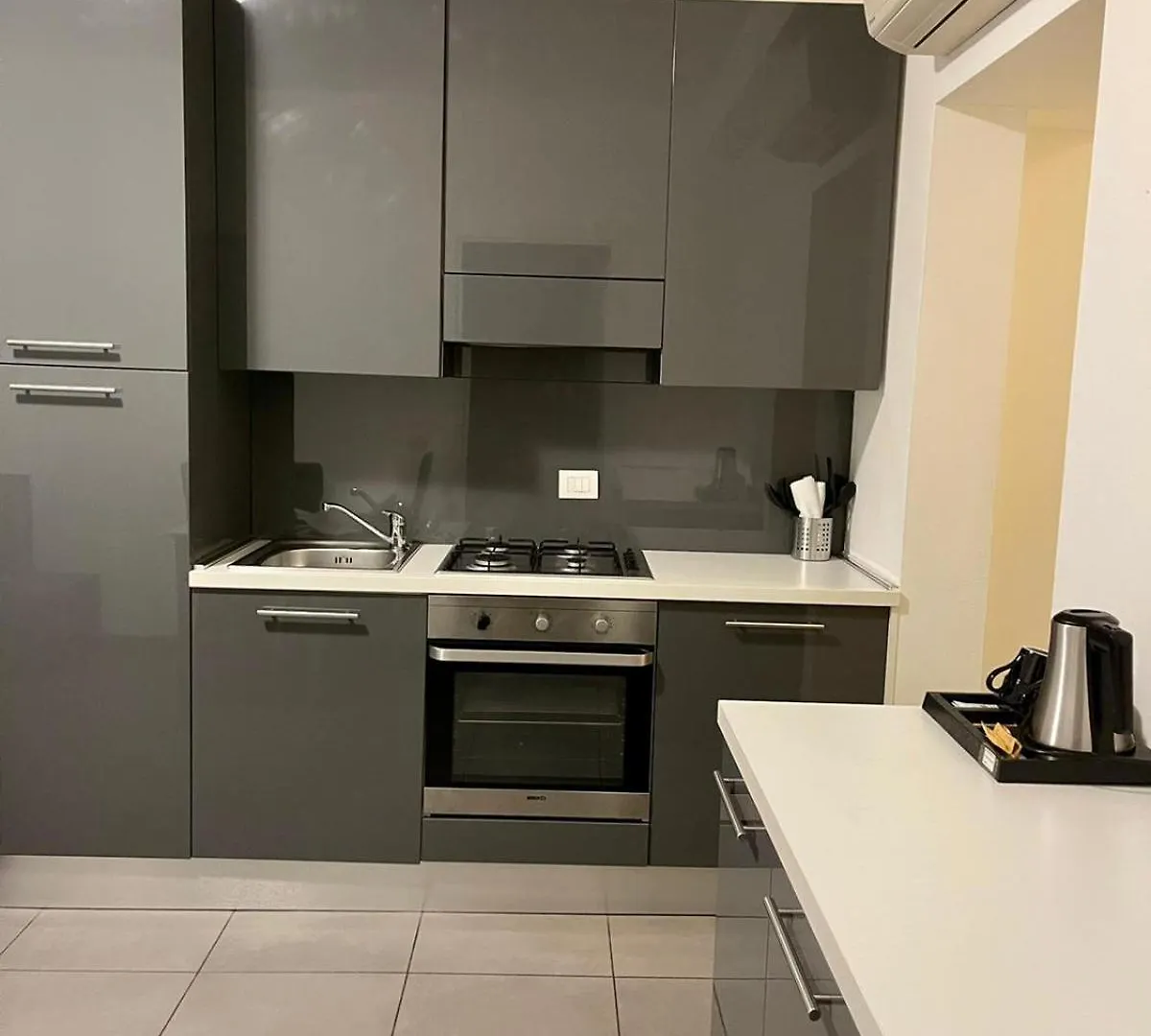 Easy Milano - Rooms And Apartments Navigli 2*, Milan Italy