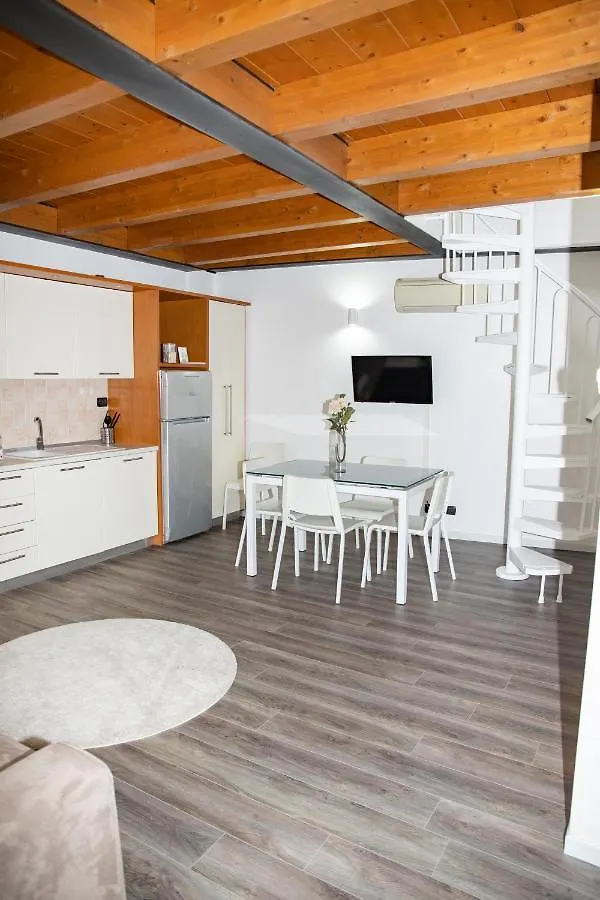 Easy Milano - Rooms And Apartments Navigli 2*, Milan Italy