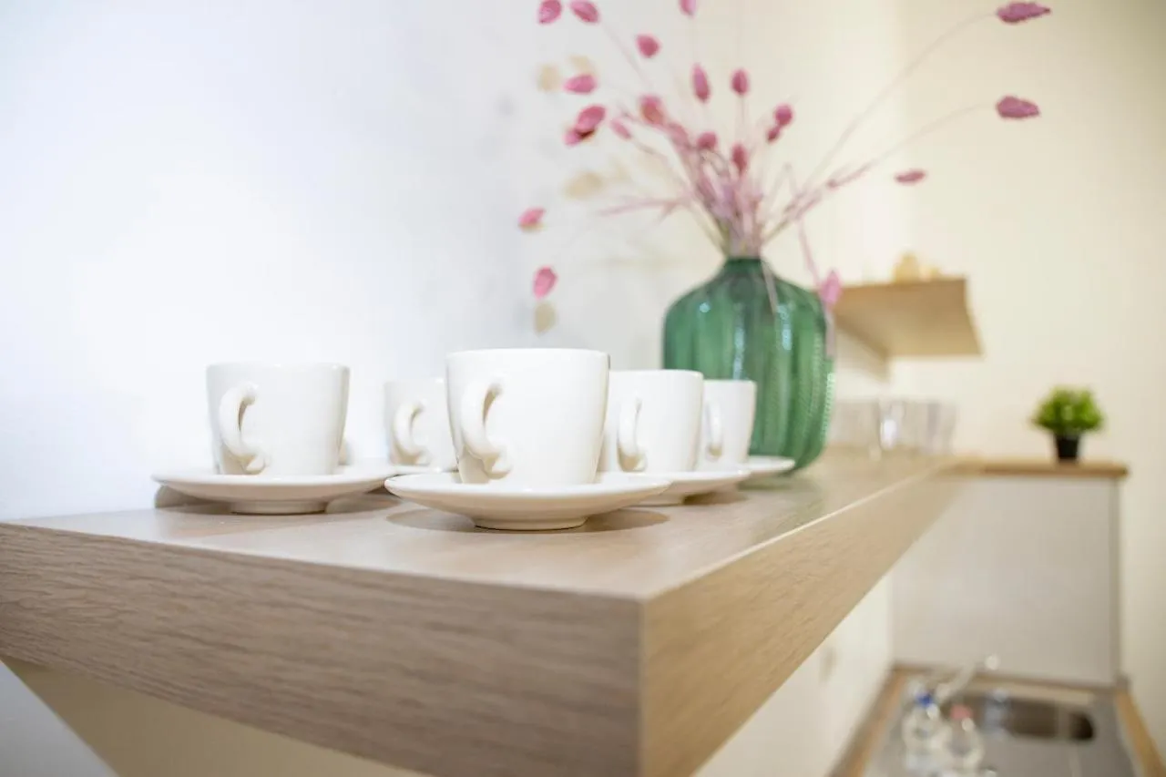 ** Aparthotel Easy Milano - Rooms And Apartments Navigli Italy