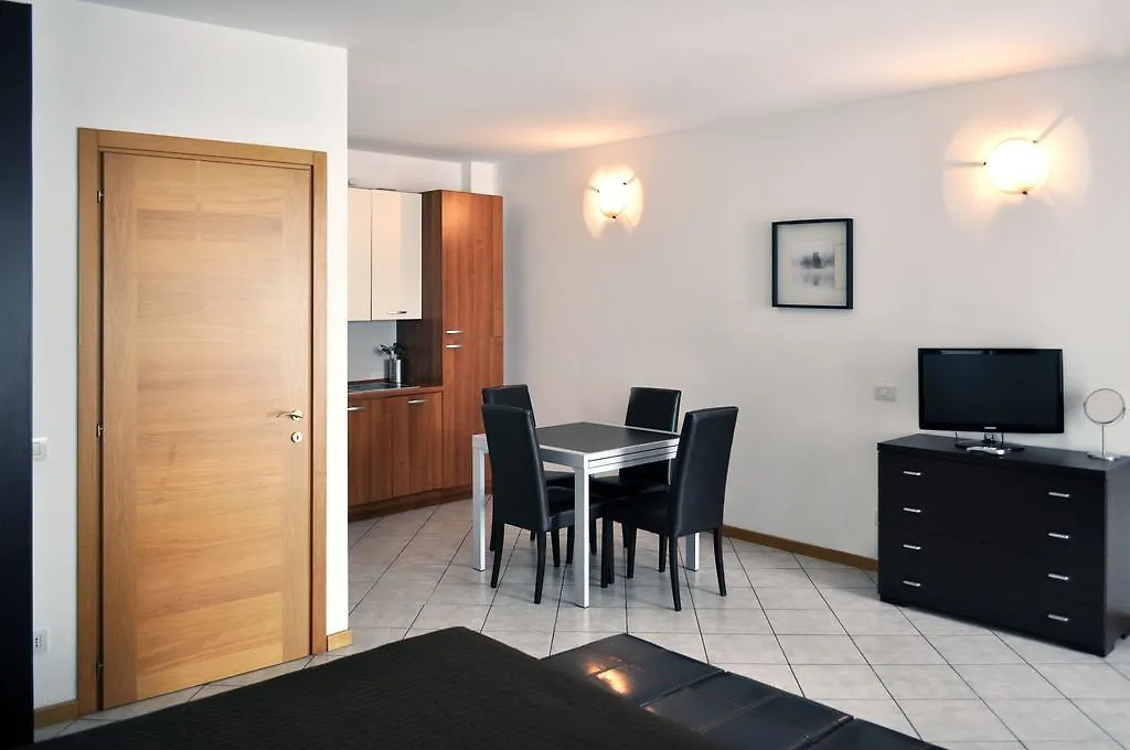 Easy Milano - Rooms And Apartments Navigli